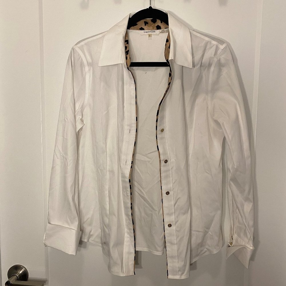 Calvin Klein white/leopard print button down shirt size M